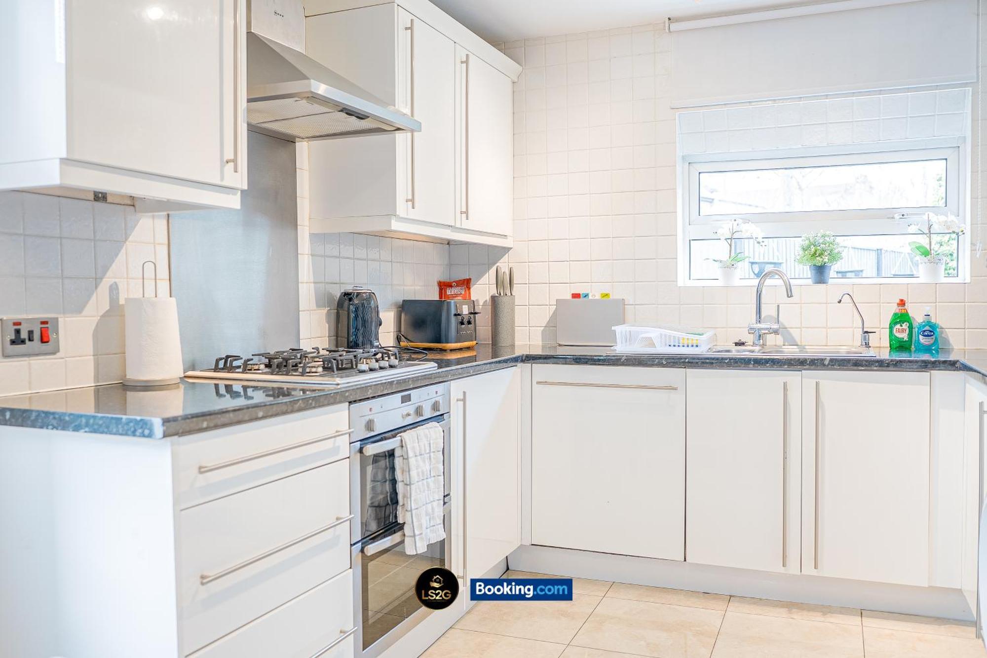 Stunning House By Ls2G Short Lets & Serviced Accommodation Greater London With Free Wifi Экстерьер фото