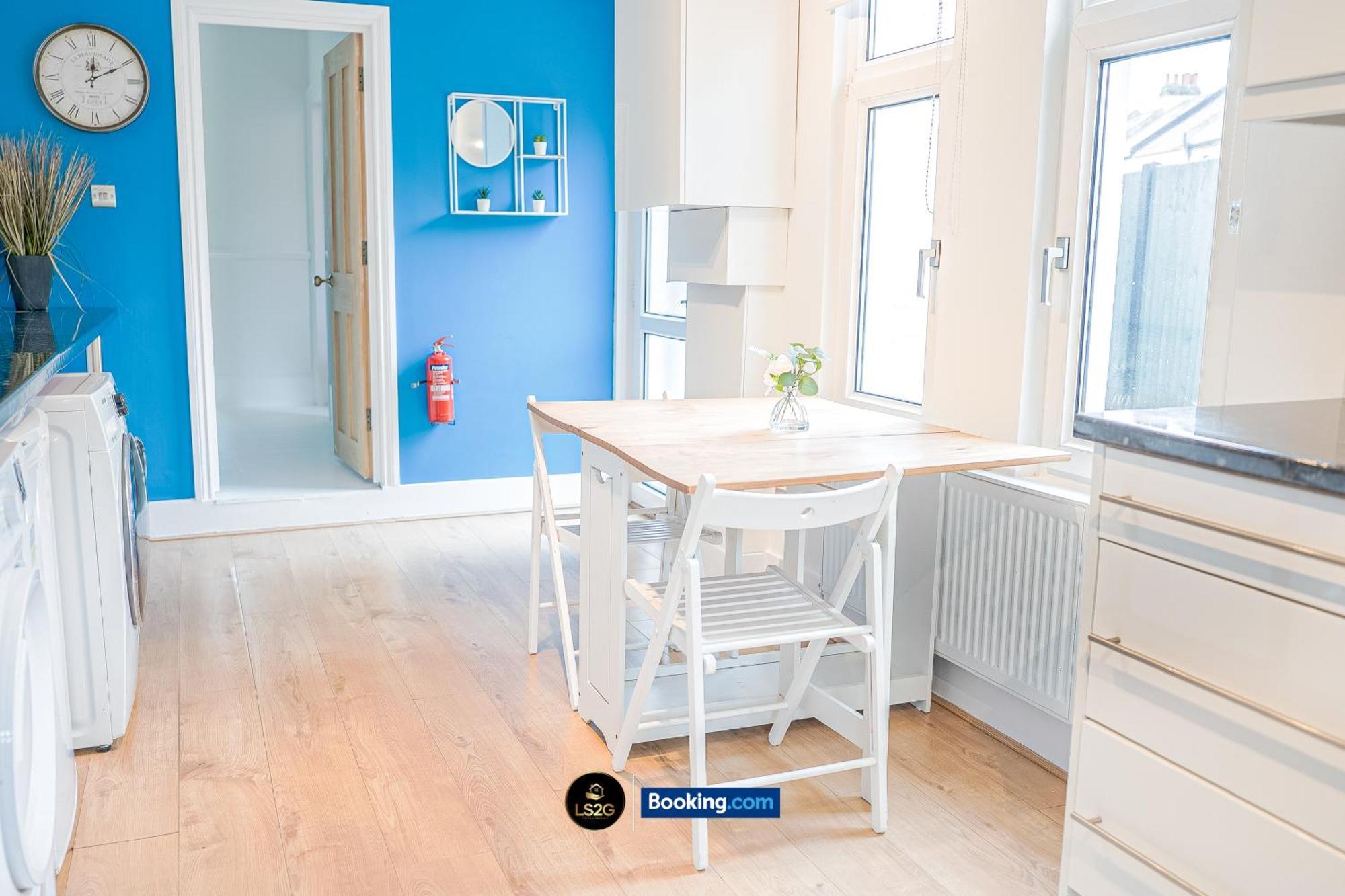 Stunning House By Ls2G Short Lets & Serviced Accommodation Greater London With Free Wifi Экстерьер фото