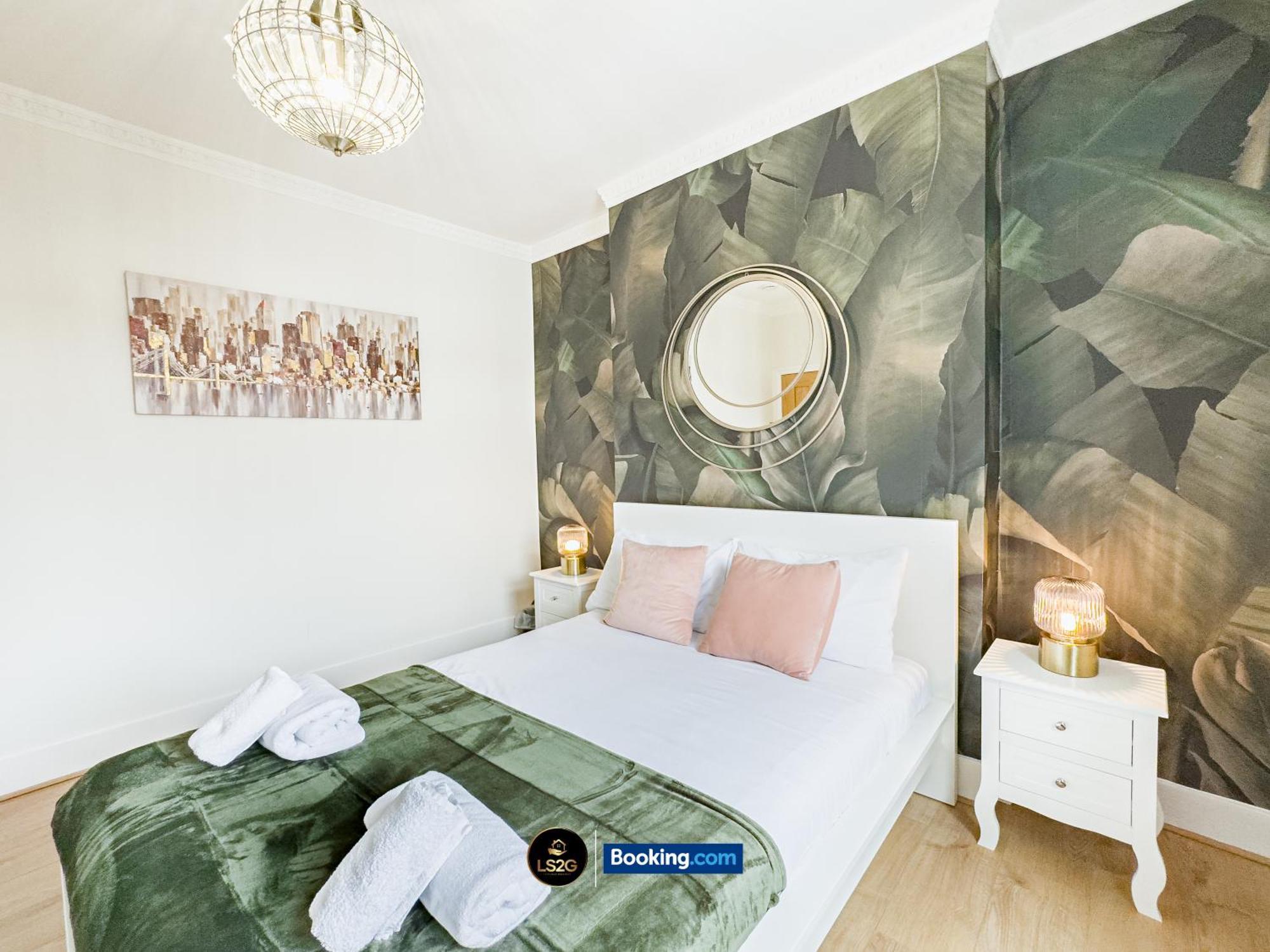 Stunning House By Ls2G Short Lets & Serviced Accommodation Greater London With Free Wifi Экстерьер фото