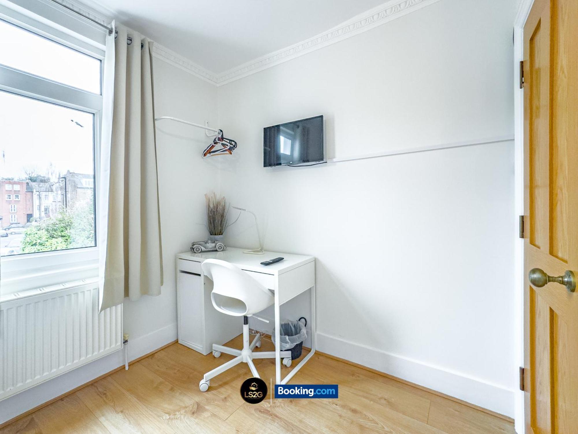 Stunning House By Ls2G Short Lets & Serviced Accommodation Greater London With Free Wifi Экстерьер фото