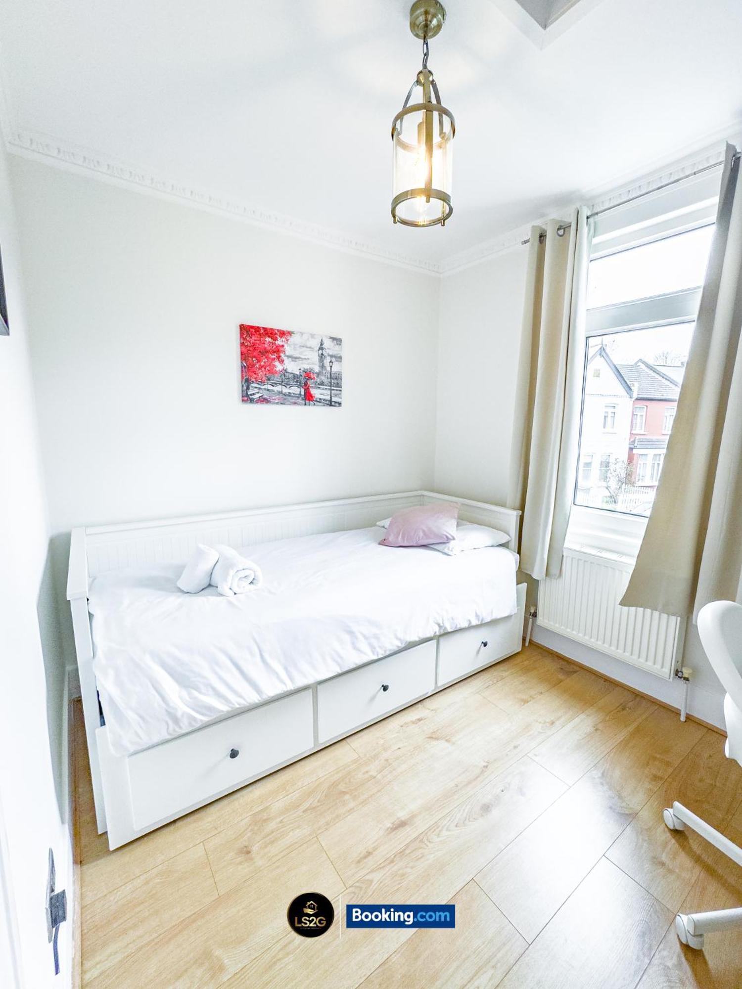 Stunning House By Ls2G Short Lets & Serviced Accommodation Greater London With Free Wifi Экстерьер фото