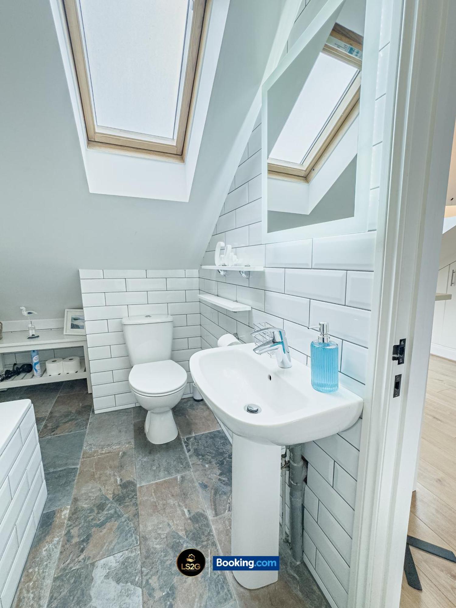 Stunning House By Ls2G Short Lets & Serviced Accommodation Greater London With Free Wifi Экстерьер фото