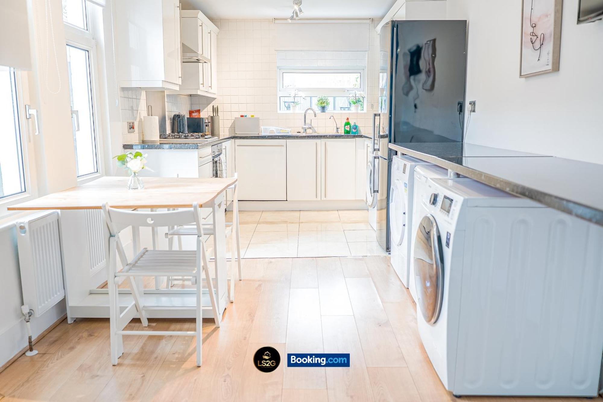 Stunning House By Ls2G Short Lets & Serviced Accommodation Greater London With Free Wifi Экстерьер фото