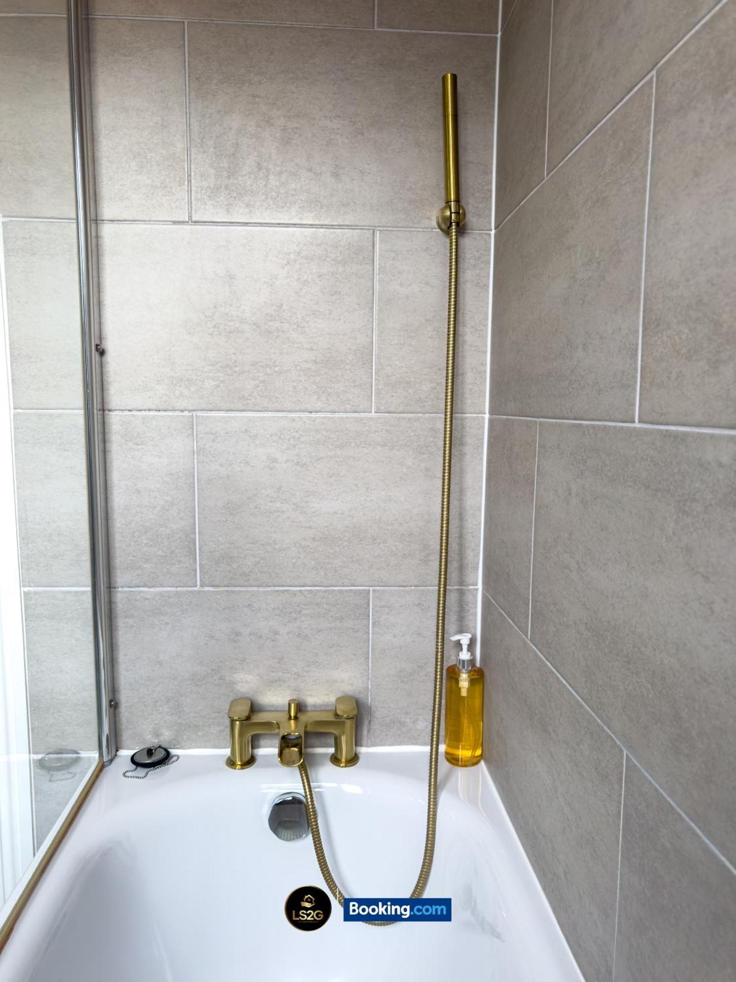 Stunning House By Ls2G Short Lets & Serviced Accommodation Greater London With Free Wifi Экстерьер фото