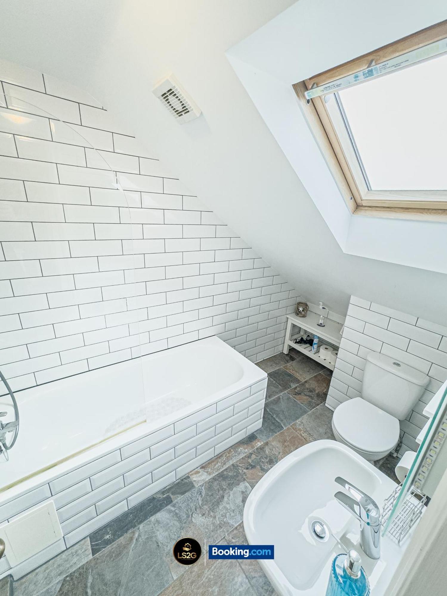 Stunning House By Ls2G Short Lets & Serviced Accommodation Greater London With Free Wifi Экстерьер фото